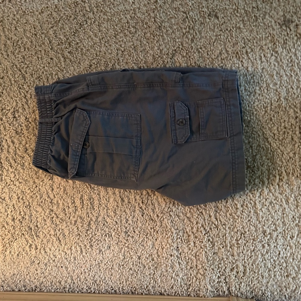 Grey - Picture 3 of 3